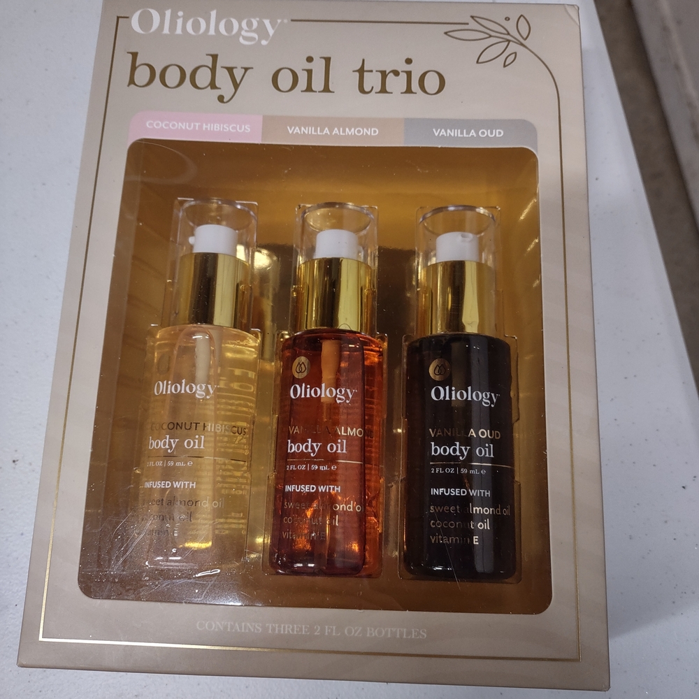 Oliology Body Oil Trio Set Oliology 2 Oz Bottles Vanilla Almond Coconut Hibiscus